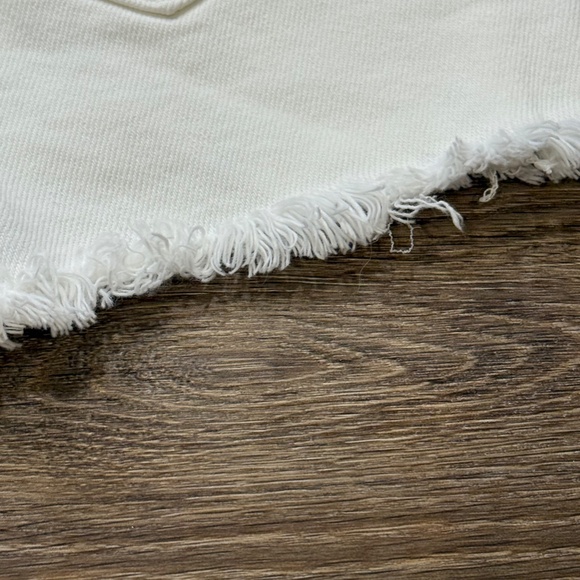 KanCan Women's Everything's Alright High-Rise Mom Shorts, White, Distressed, S - Picture 7 of 12